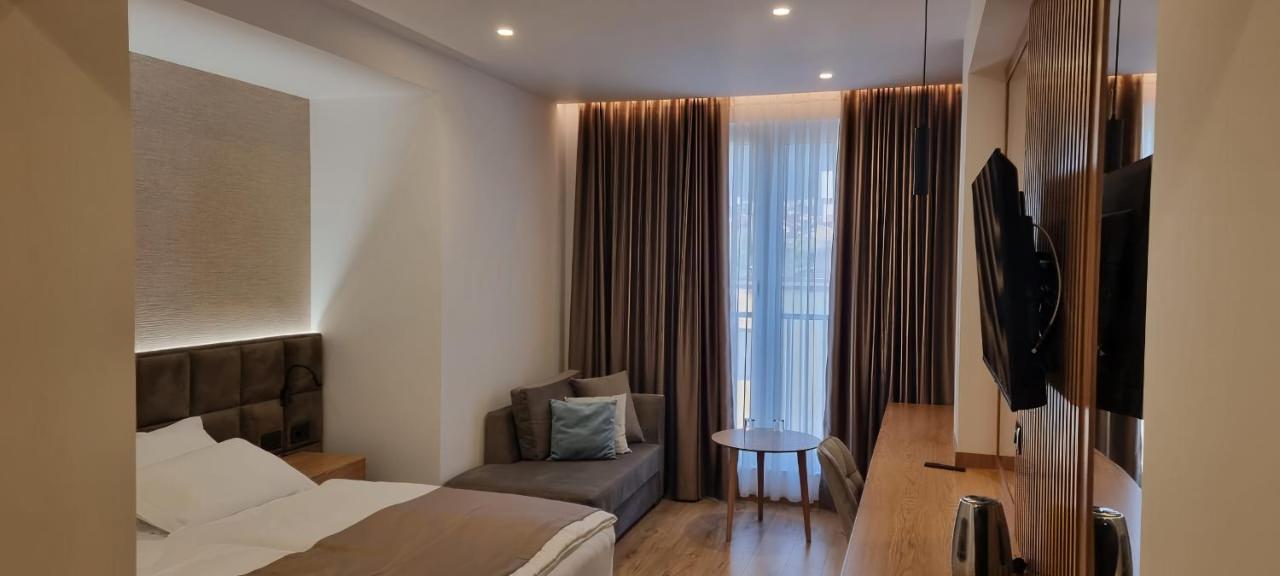 Sibb Hotel Тирана Экстерьер фото
