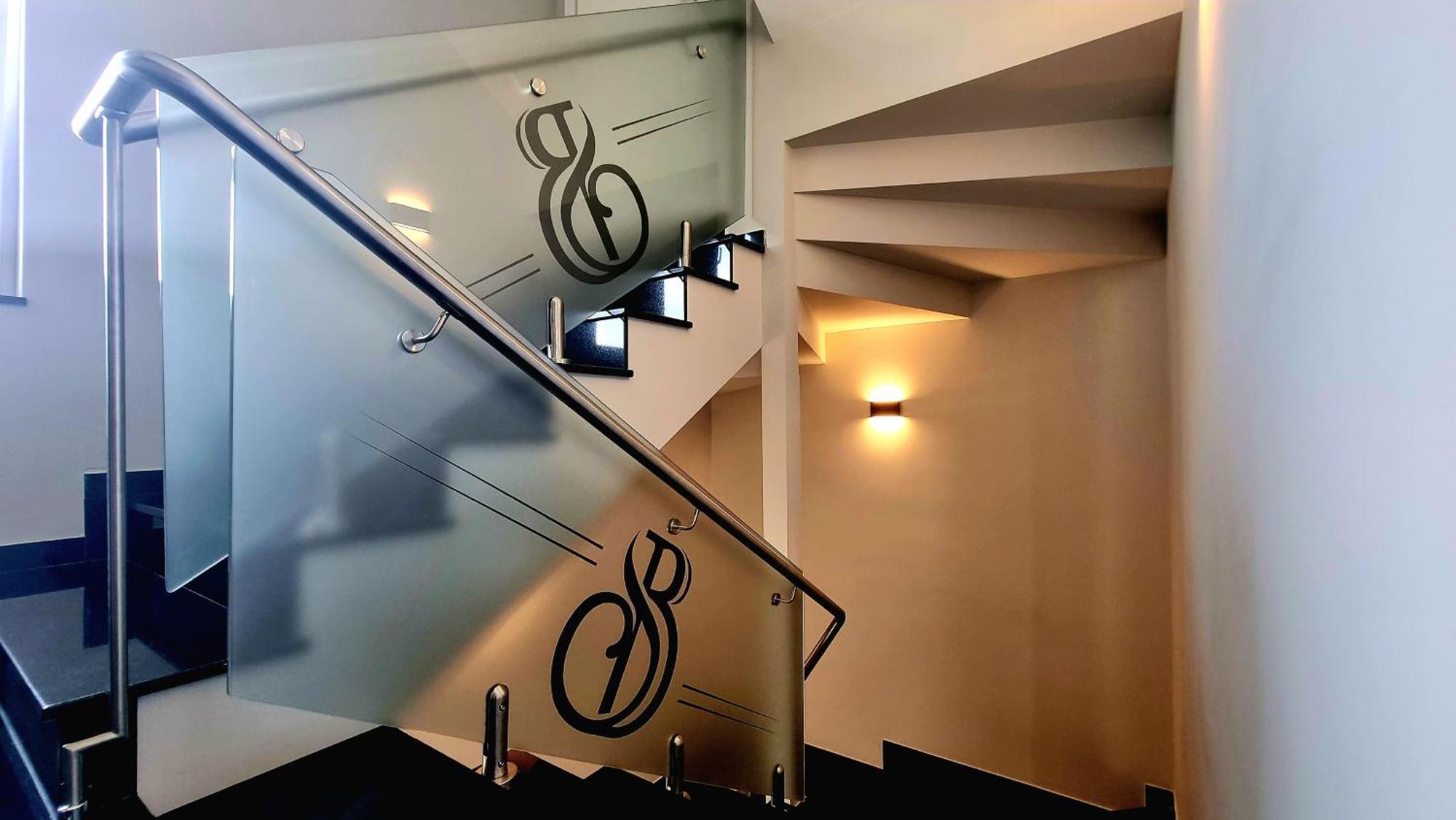 Sibb Hotel Тирана Экстерьер фото